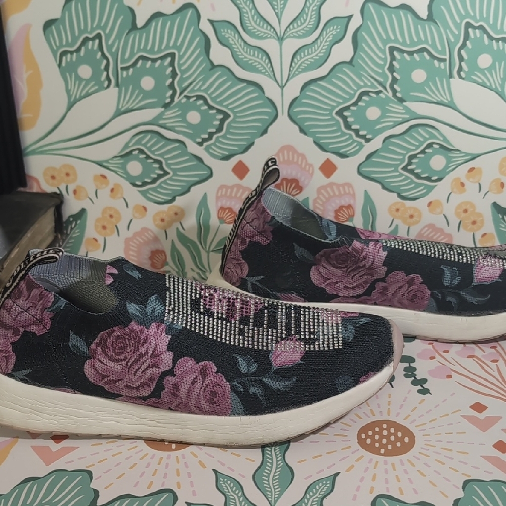 Juicy Couture Floral Slip-On Sneakers - Picture 5 of 8